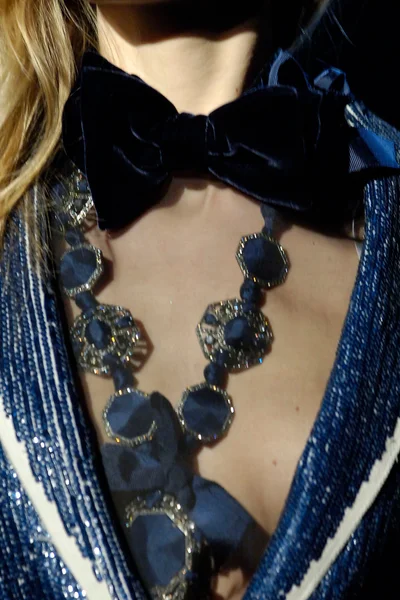 Look 30